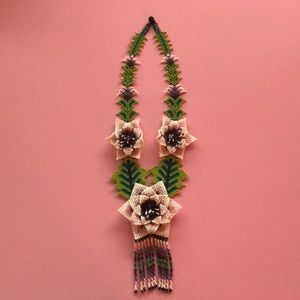 Flower necklace